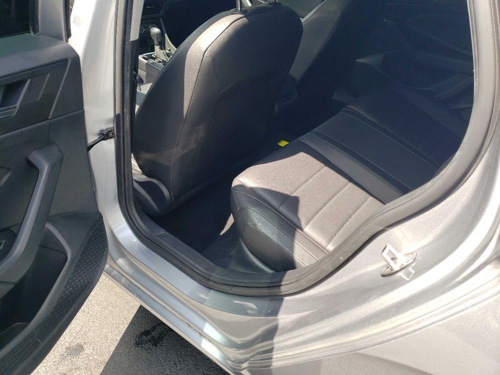 Volkswagen Jetta 1.4T SE 8A 2021