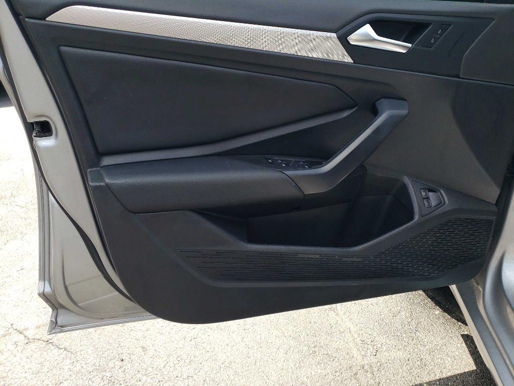 Volkswagen Jetta 1.4T SE 8A 2021
