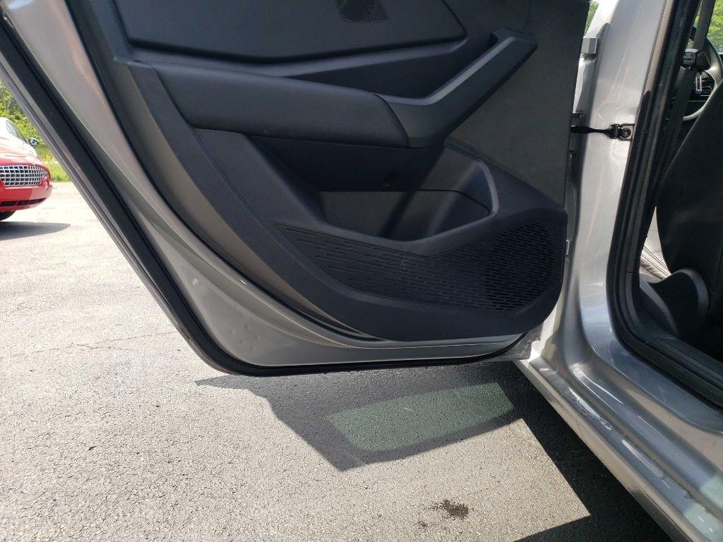 Volkswagen Jetta 1.4T SE 8A 2021