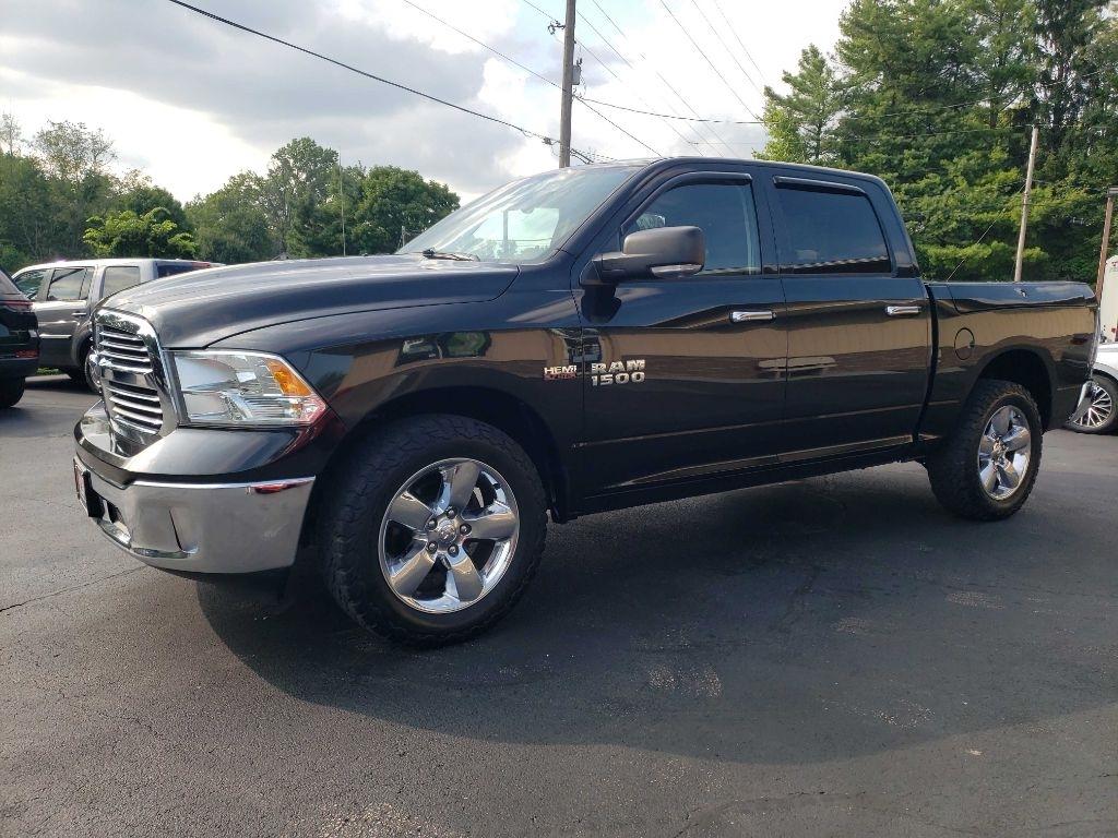 RAM 1500 SLT Crew Cab SWB 4WD 2015
