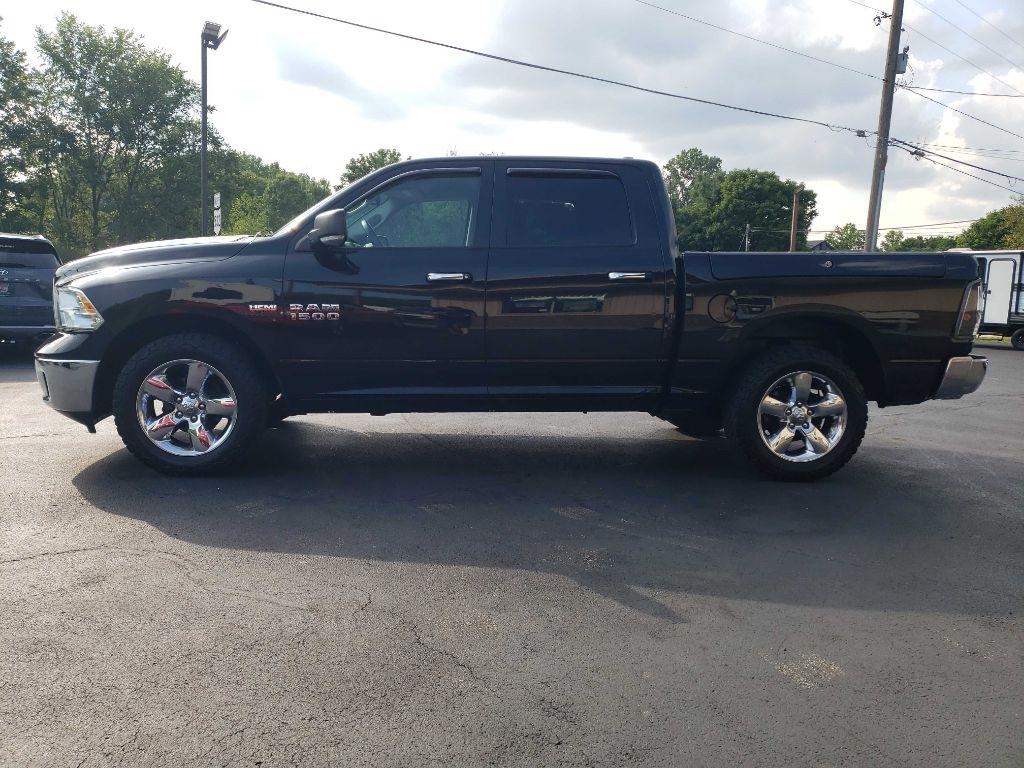 RAM 1500 SLT Crew Cab SWB 4WD 2015