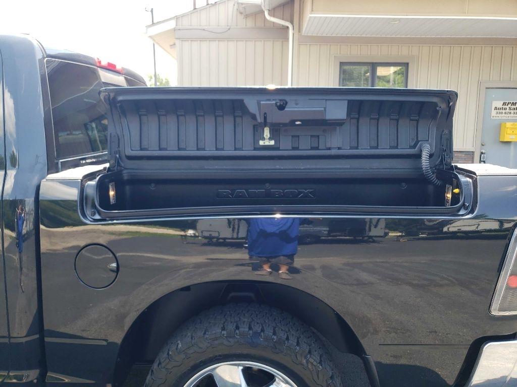 RAM 1500 SLT Crew Cab SWB 4WD 2015