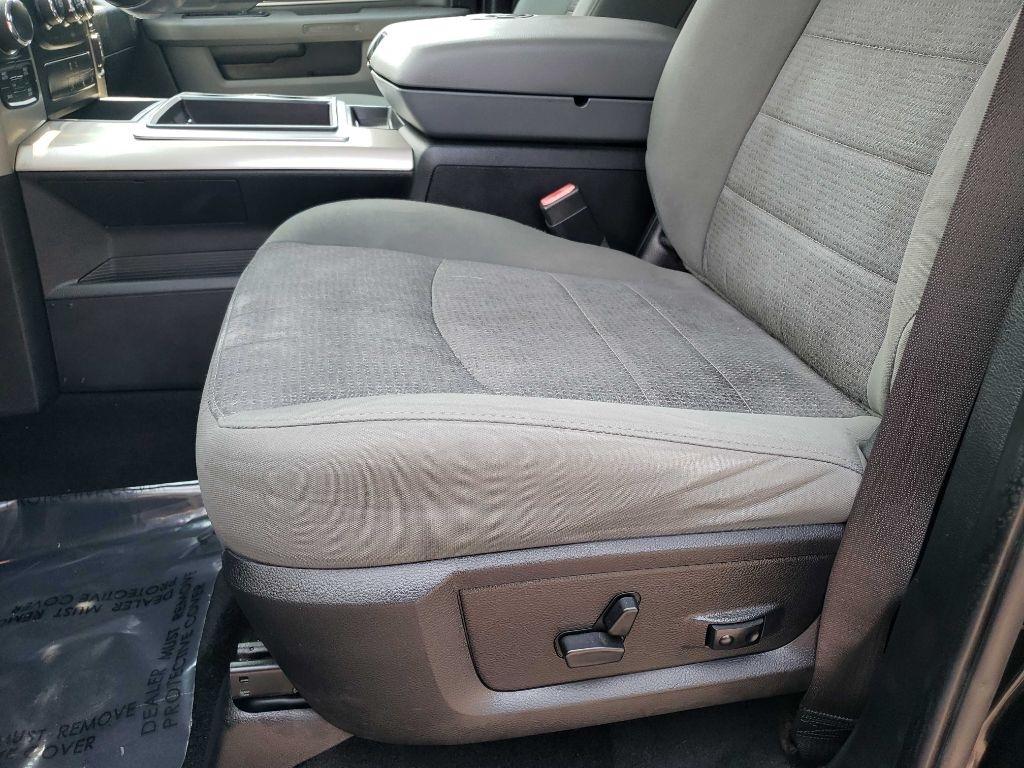 RAM 1500 SLT Crew Cab SWB 4WD 2015