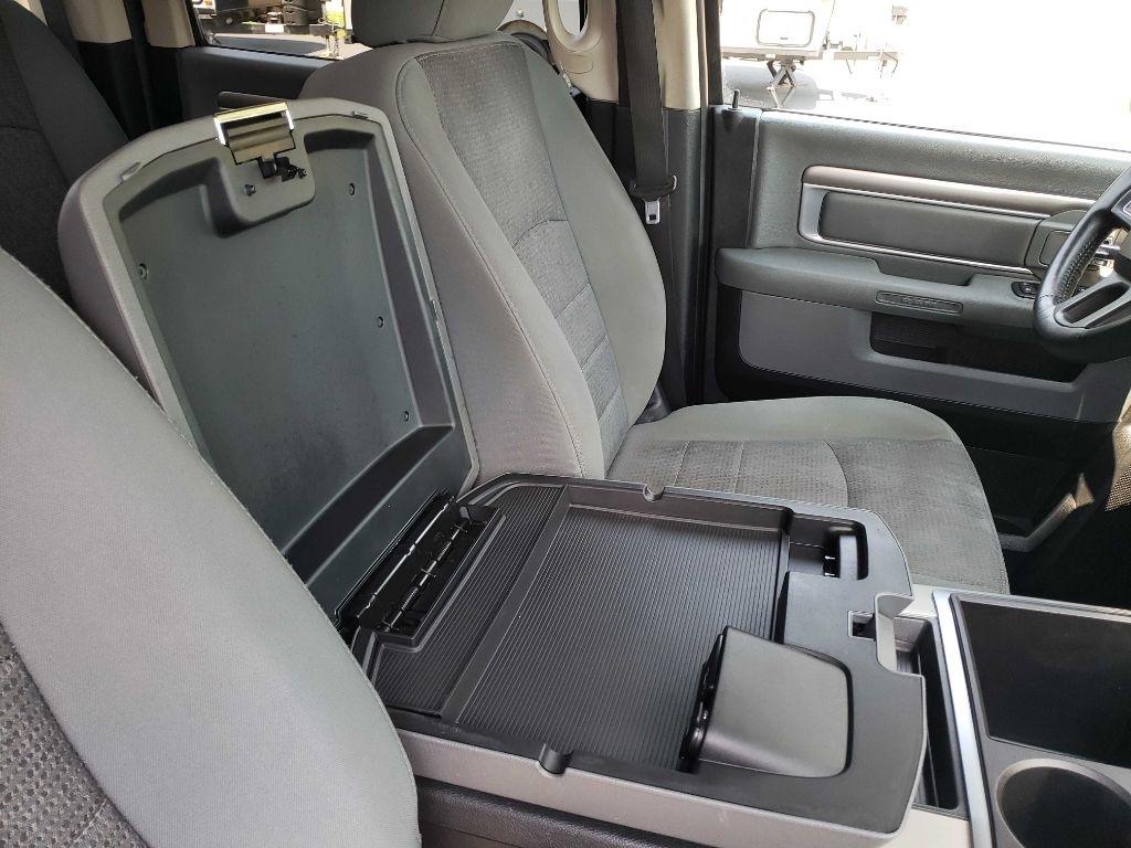 RAM 1500 SLT Crew Cab SWB 4WD 2015