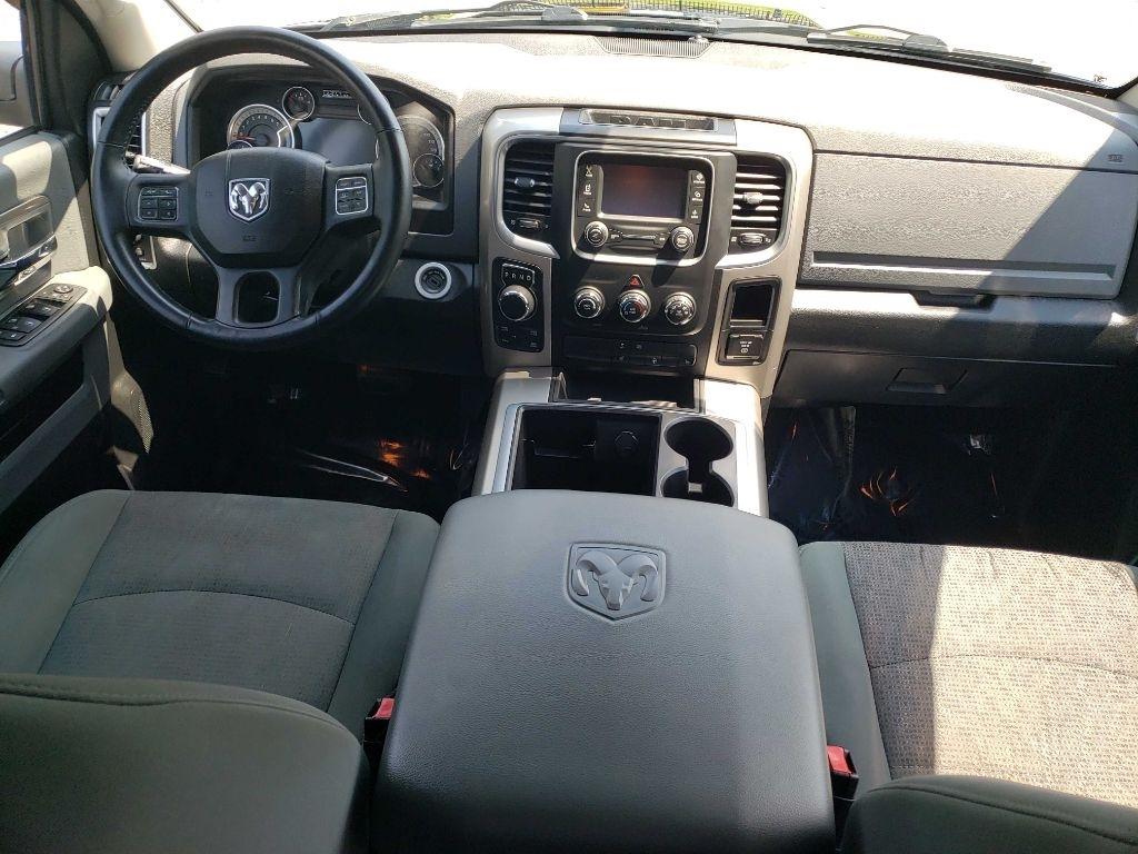 RAM 1500 SLT Crew Cab SWB 4WD 2015