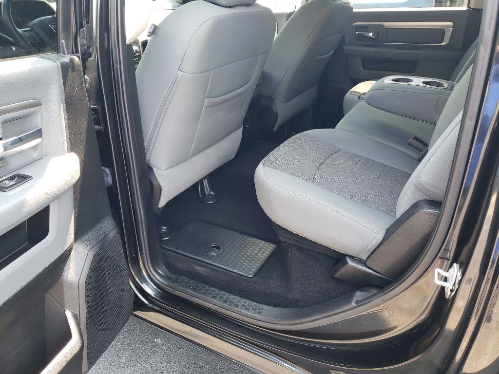 RAM 1500 SLT Crew Cab SWB 4WD 2015