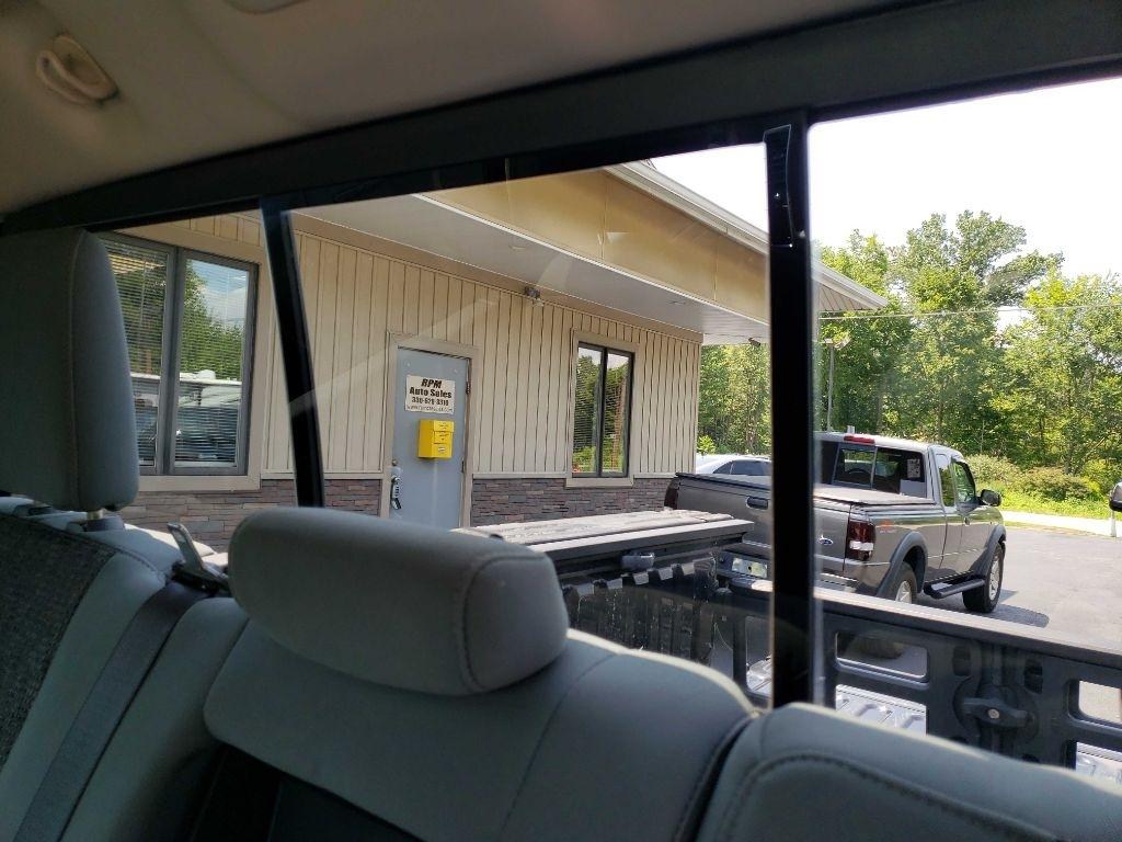 RAM 1500 SLT Crew Cab SWB 4WD 2015