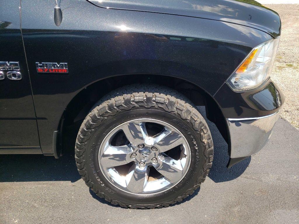 RAM 1500 SLT Crew Cab SWB 4WD 2015