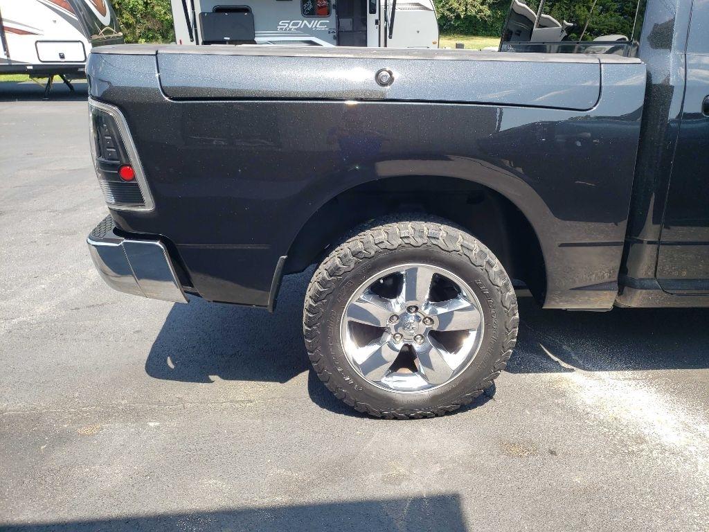 RAM 1500 SLT Crew Cab SWB 4WD 2015