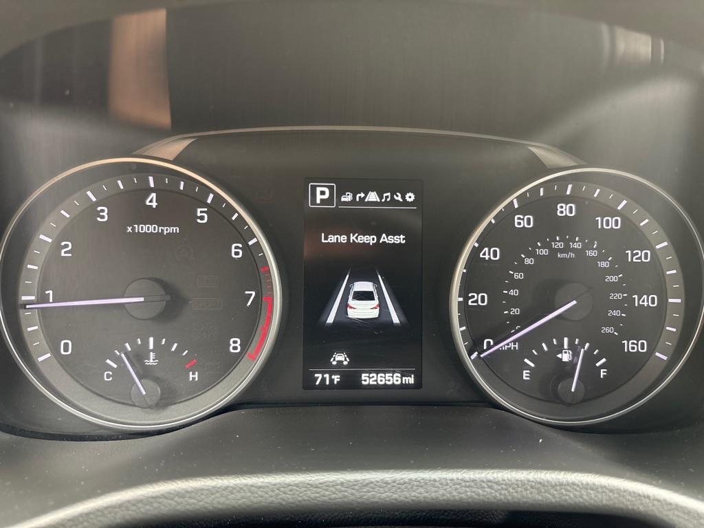 Hyundai Elantra Value Edition 6A 2017