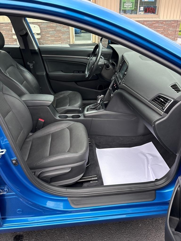 Hyundai Elantra Value Edition 6A 2017