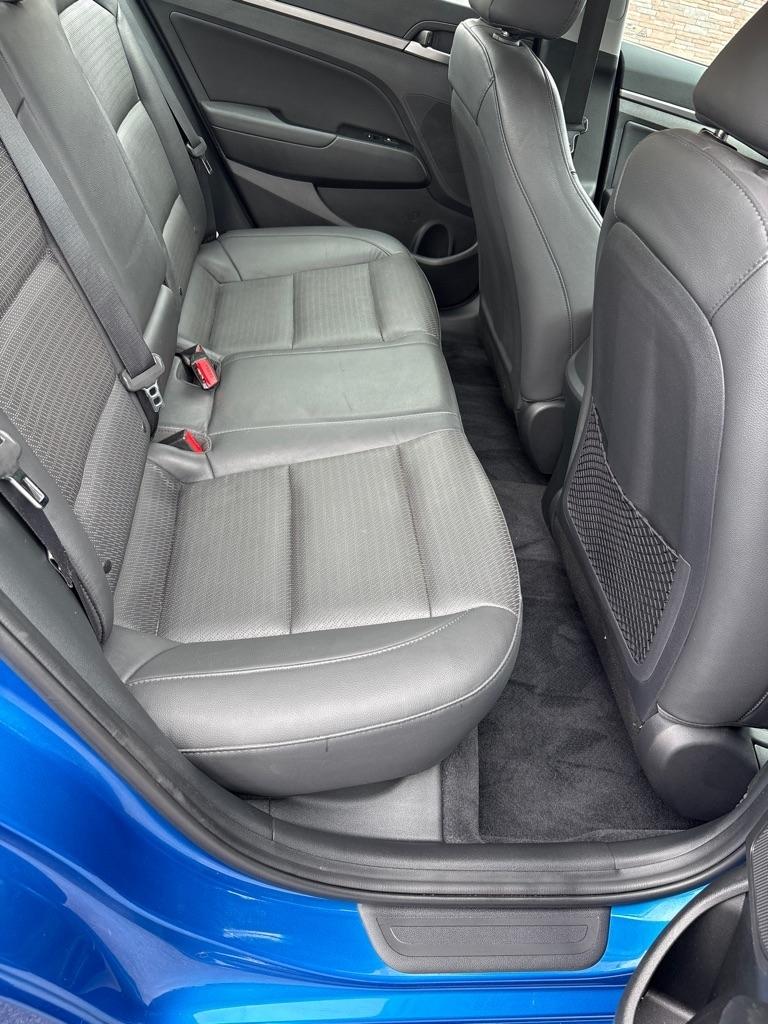 Hyundai Elantra Value Edition 6A 2017