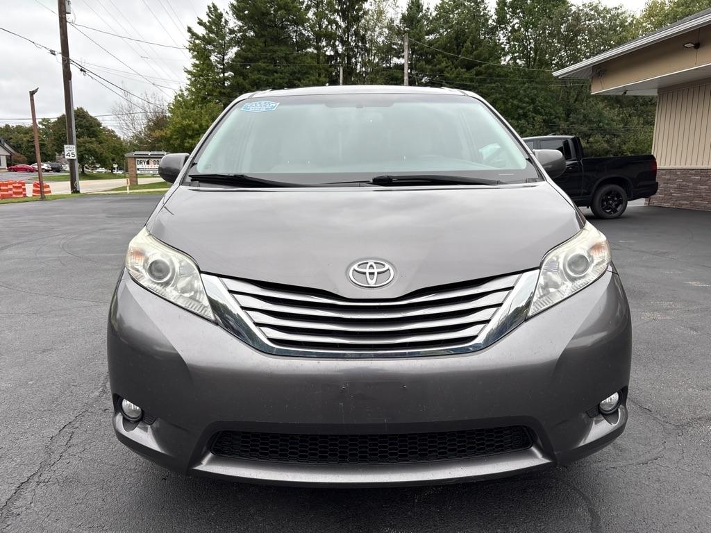 Toyota Sienna XLE 7-Passenger AWD 2017