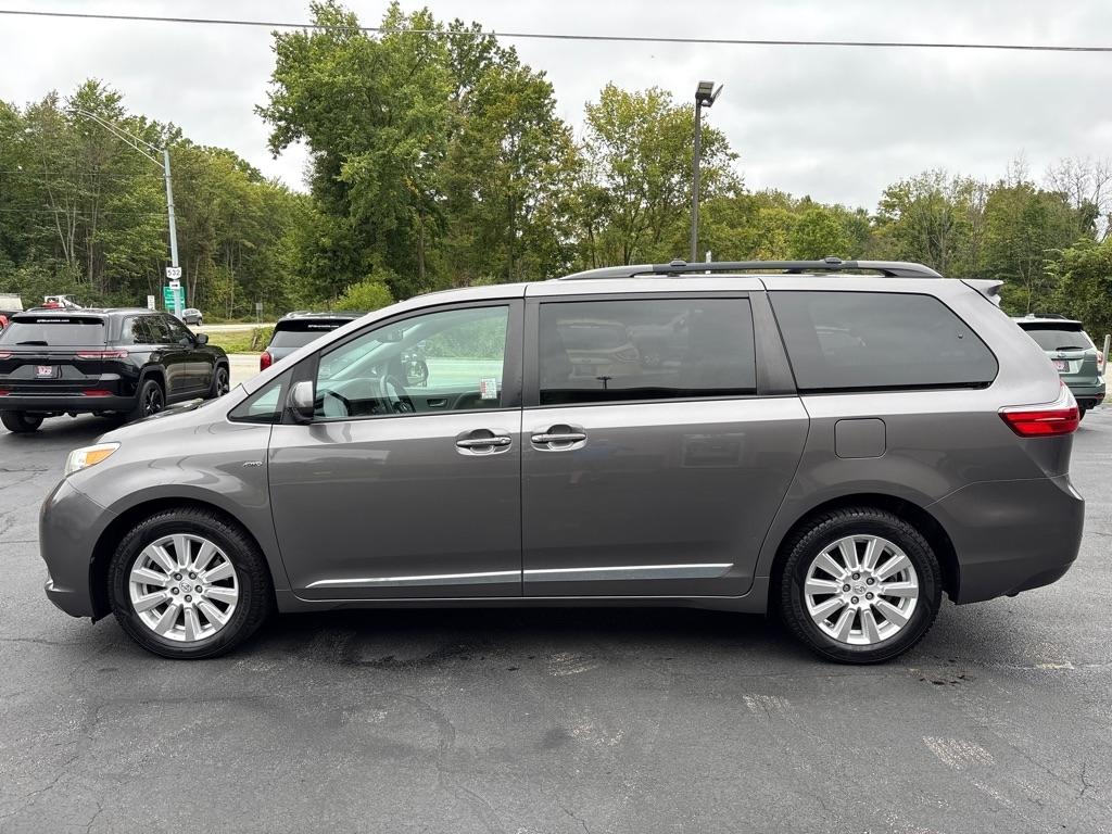 Toyota Sienna XLE 7-Passenger AWD 2017