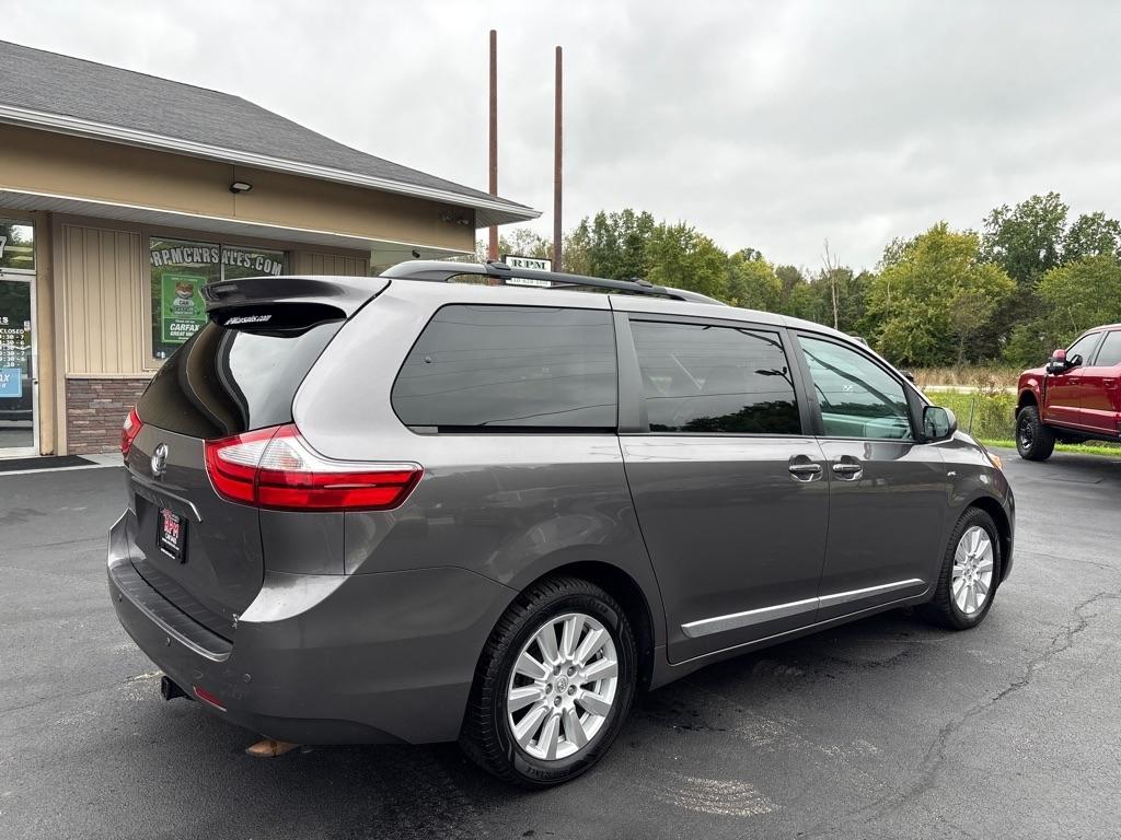 Toyota Sienna XLE 7-Passenger AWD 2017