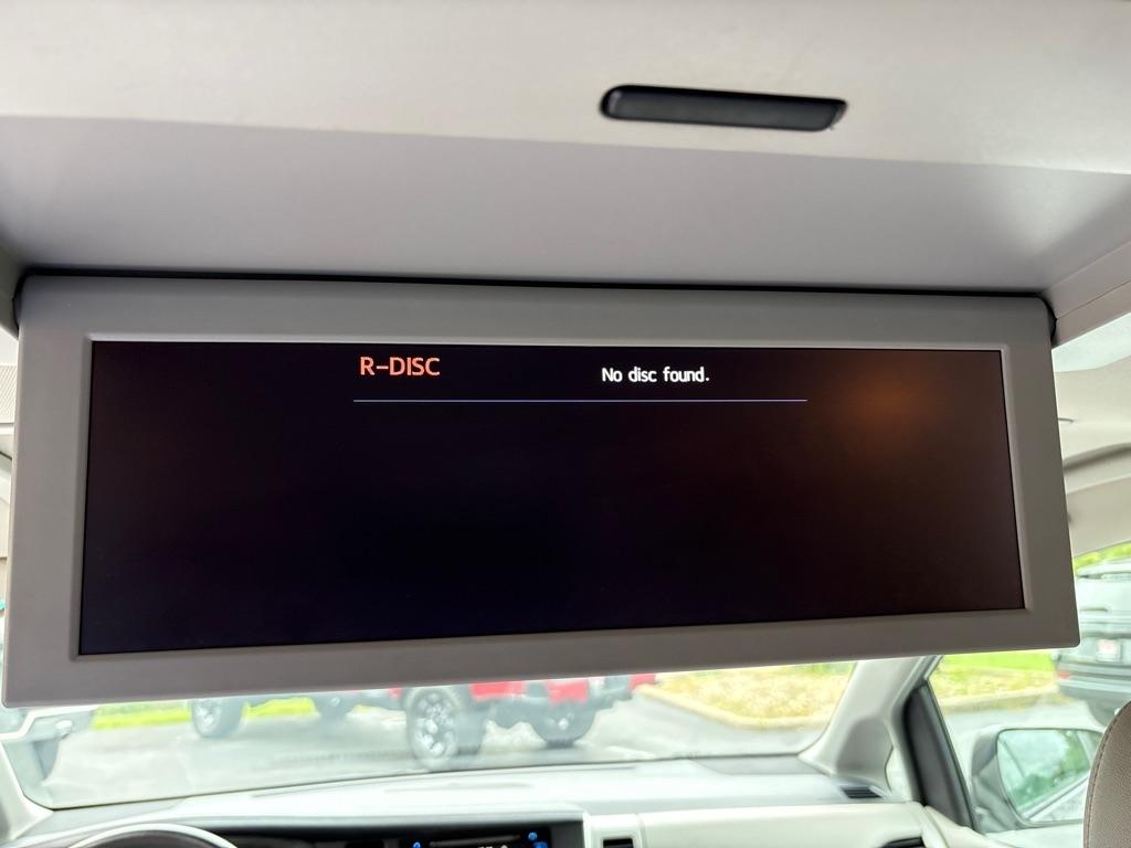 Toyota Sienna XLE 7-Passenger AWD 2017