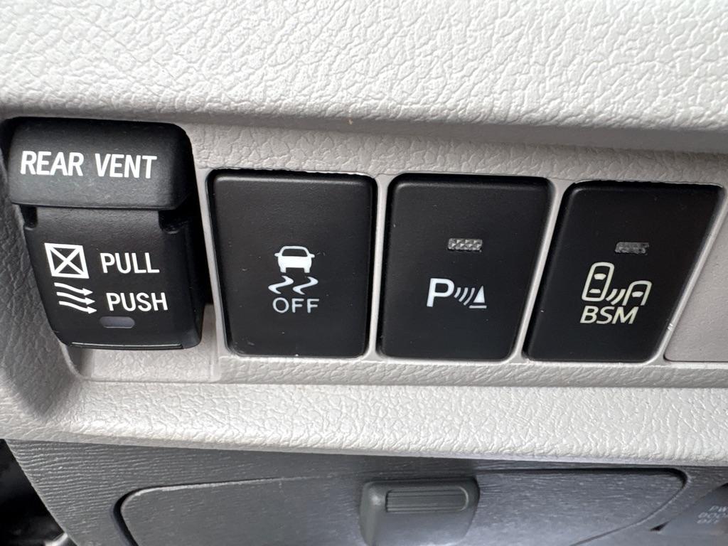 Toyota Sienna XLE 7-Passenger AWD 2017