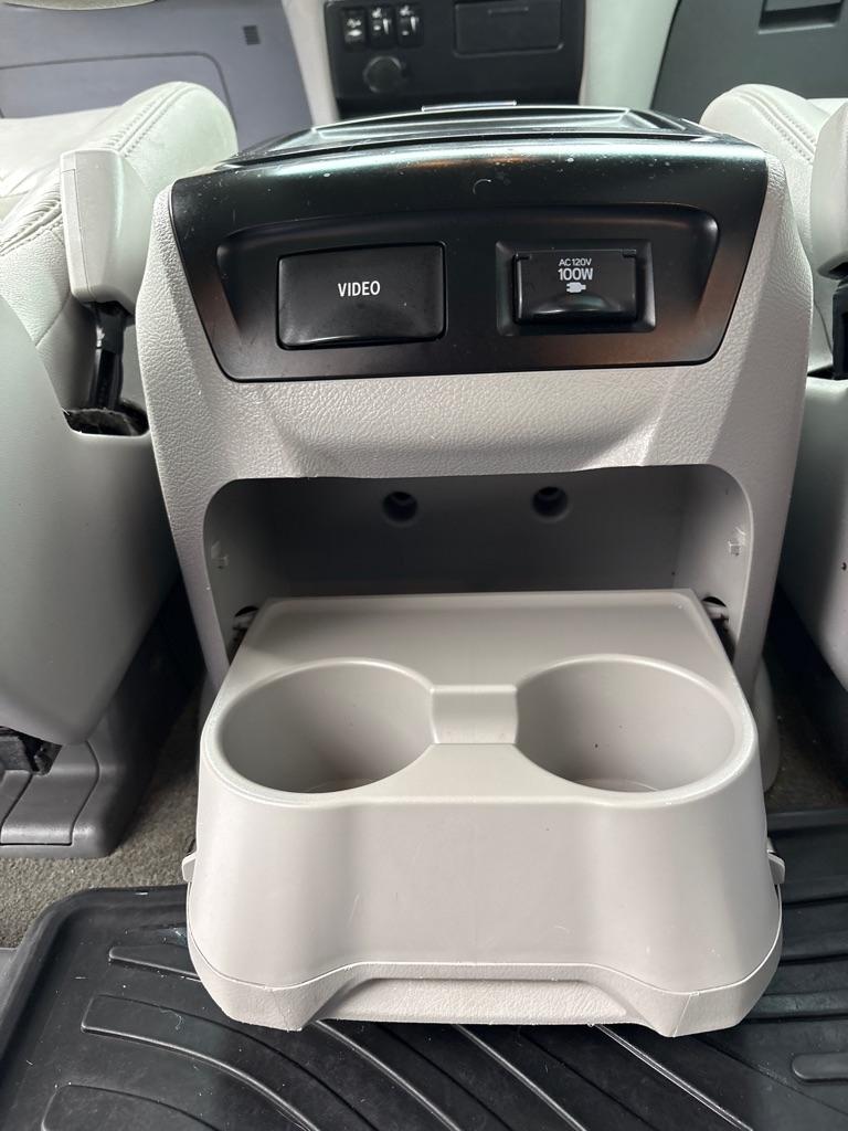 Toyota Sienna XLE 7-Passenger AWD 2017