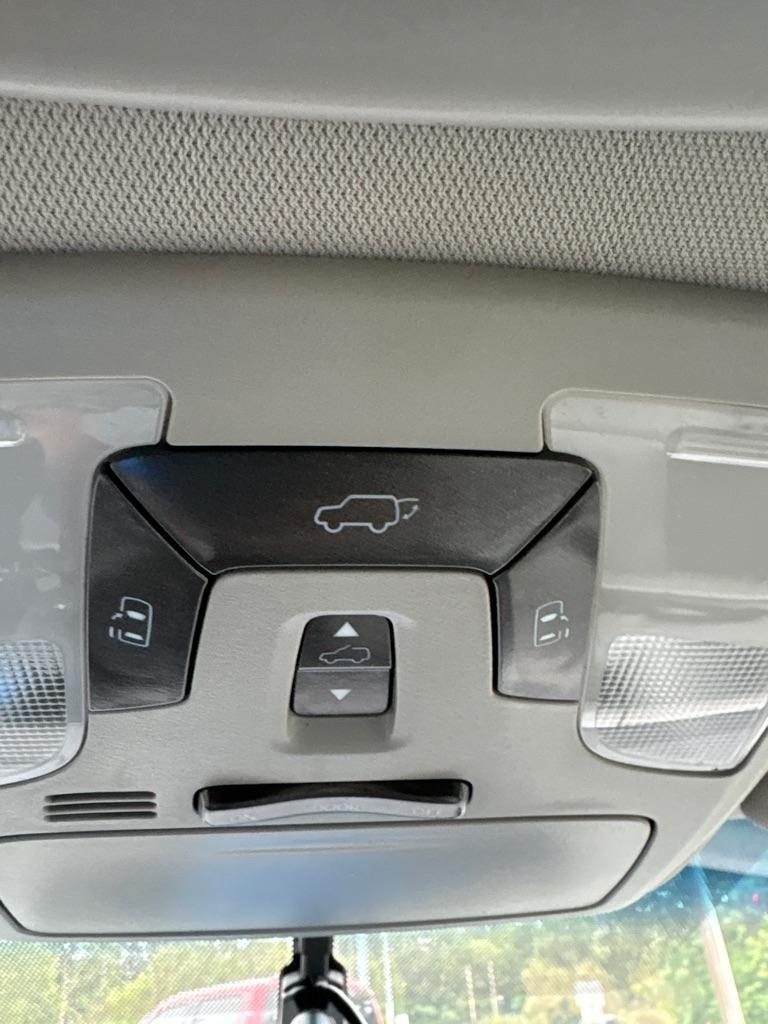 Toyota Sienna XLE 7-Passenger AWD 2017