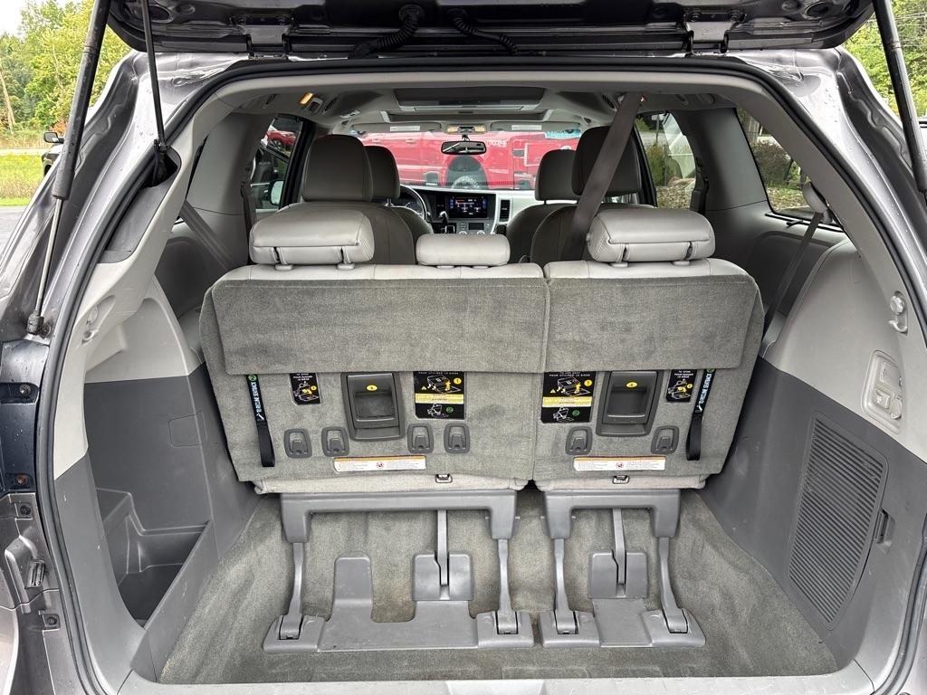Toyota Sienna XLE 7-Passenger AWD 2017
