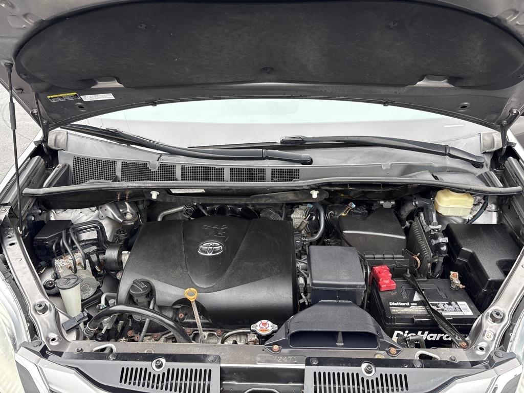 Toyota Sienna XLE 7-Passenger AWD 2017