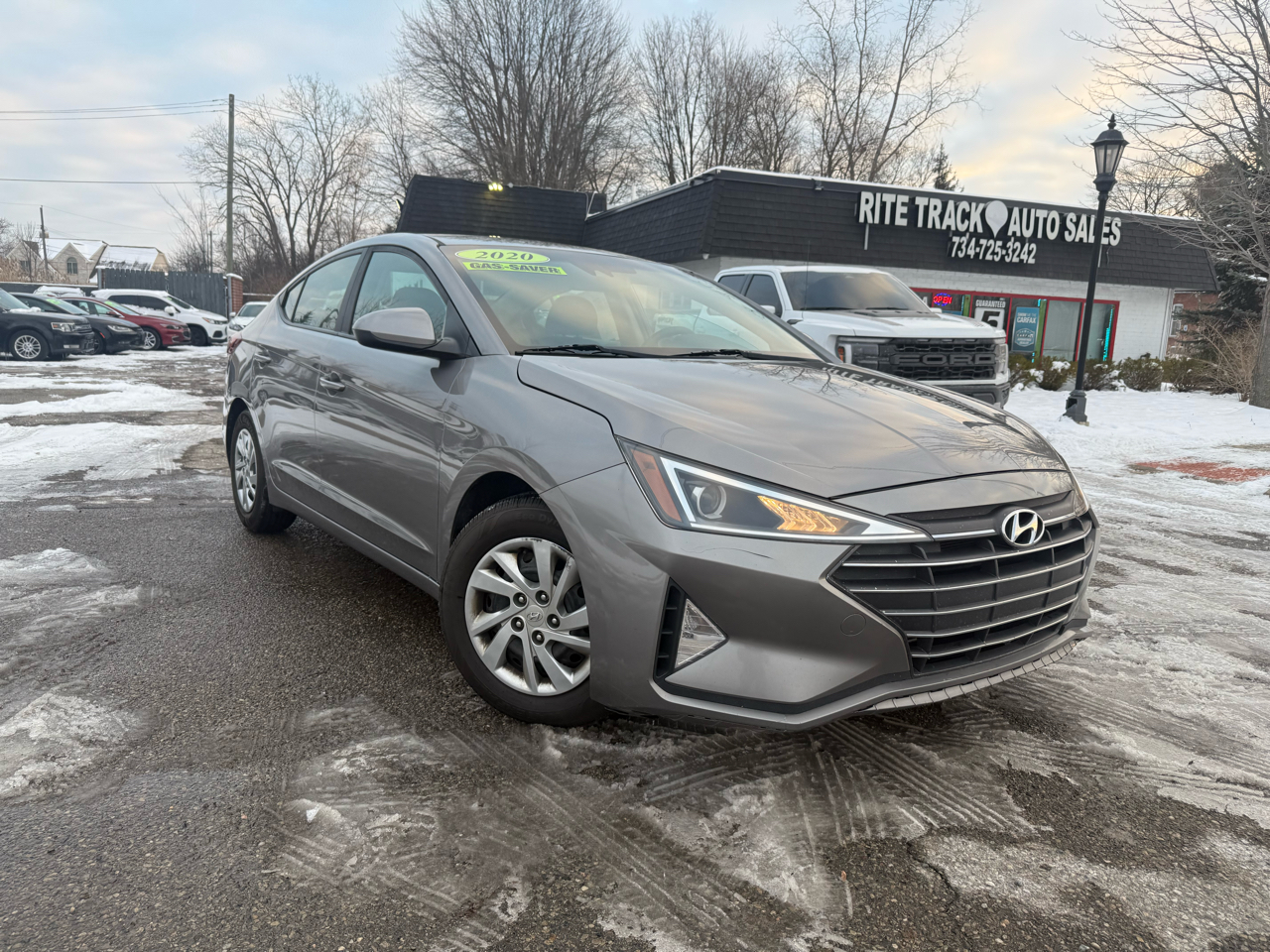 2020 Hyundai Elantra SE 6M