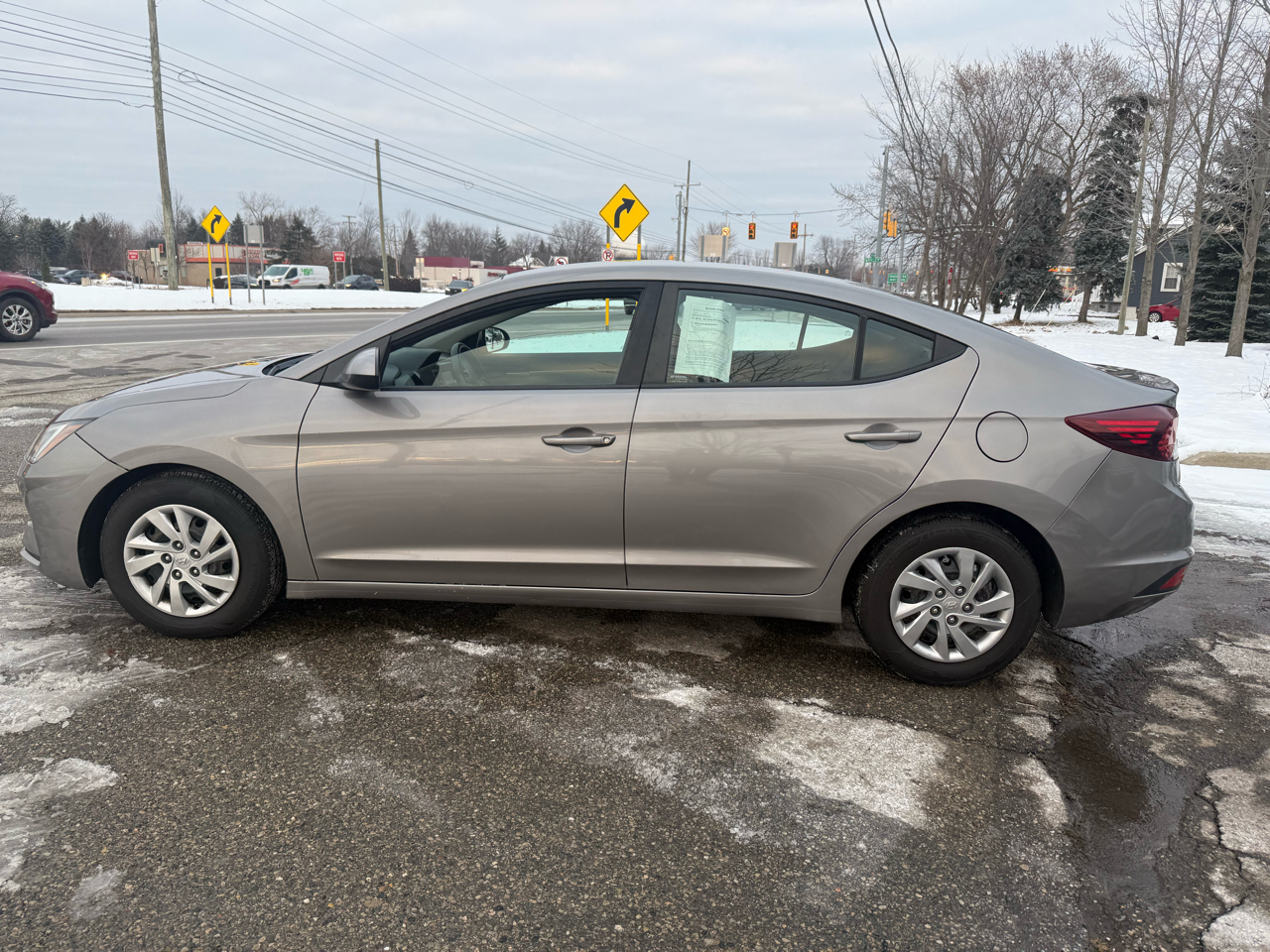 Hyundai Elantra SE 6M 2020