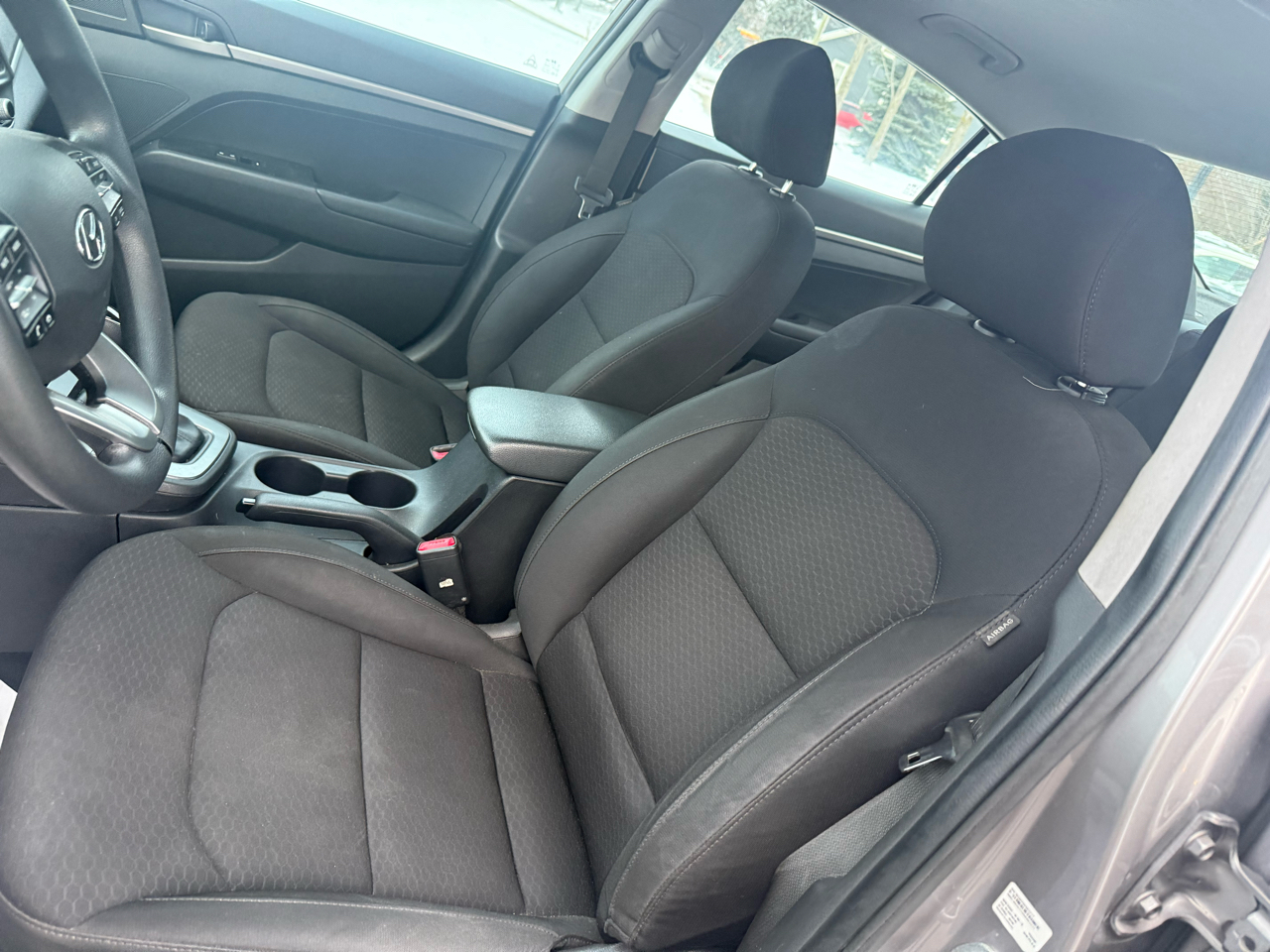 Hyundai Elantra SE 6M 2020