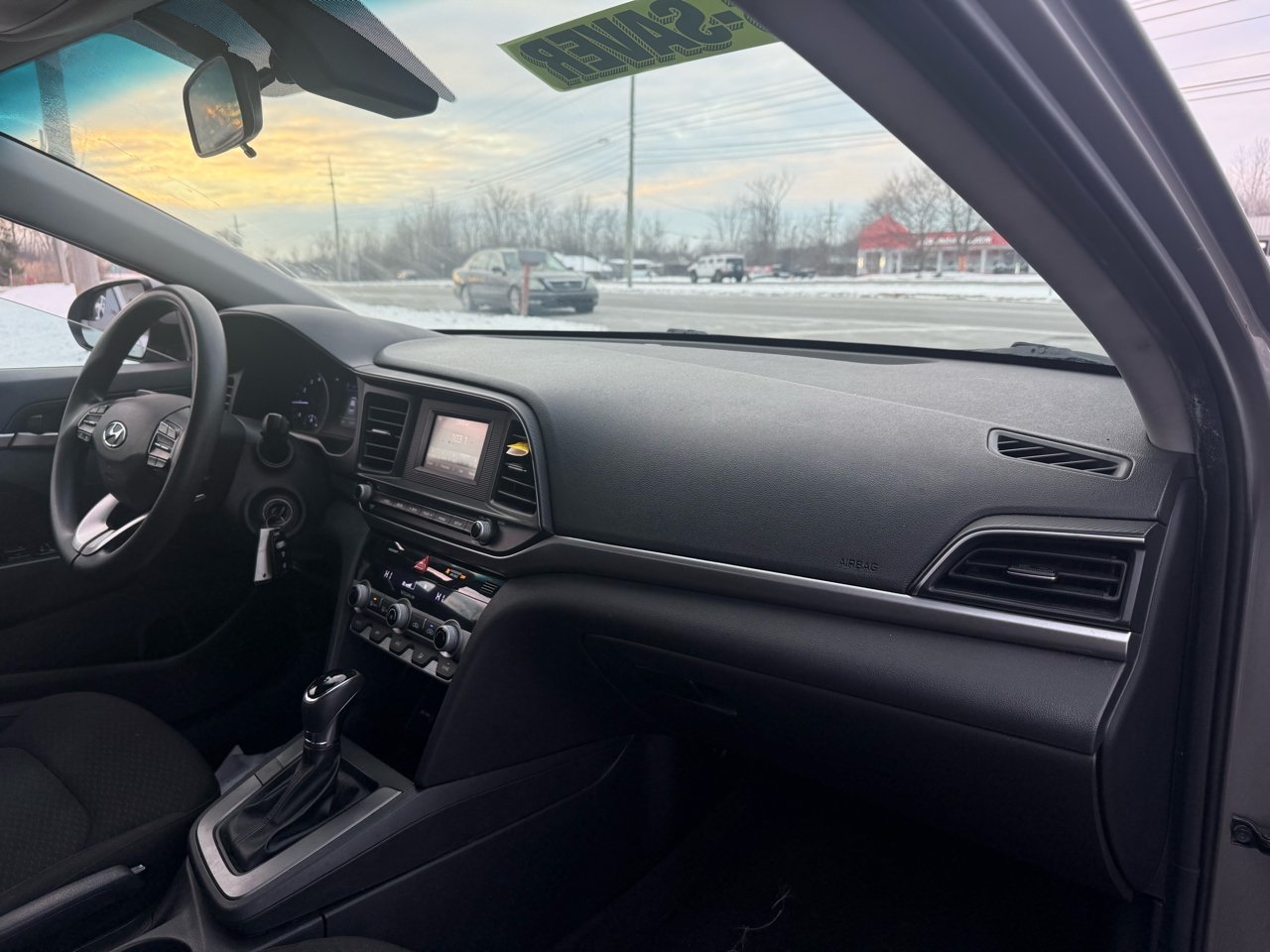 Hyundai Elantra SE 6M 2020