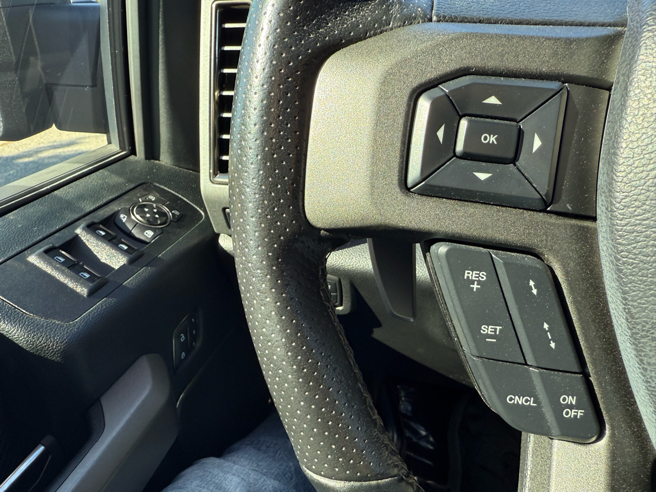 Ford F-150 Raptor SuperCrew 4WD 2020 Ford F-150 Raptor SuperCrew 4WD 2020