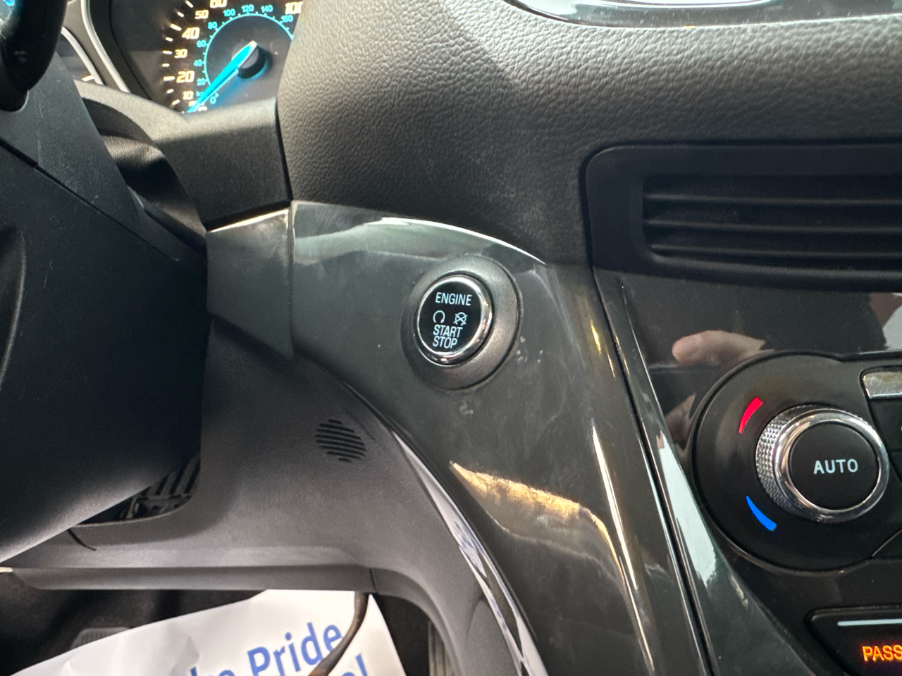 Ford Escape Titanium 4D SUV 4WD 2016