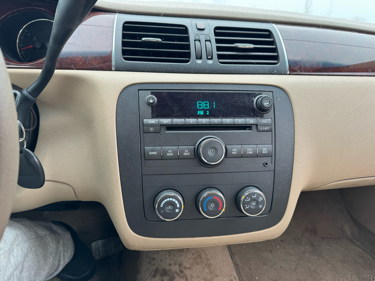 Buick Lucerne CX 2006