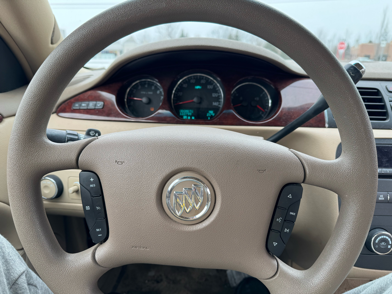 Buick Lucerne CX 2006