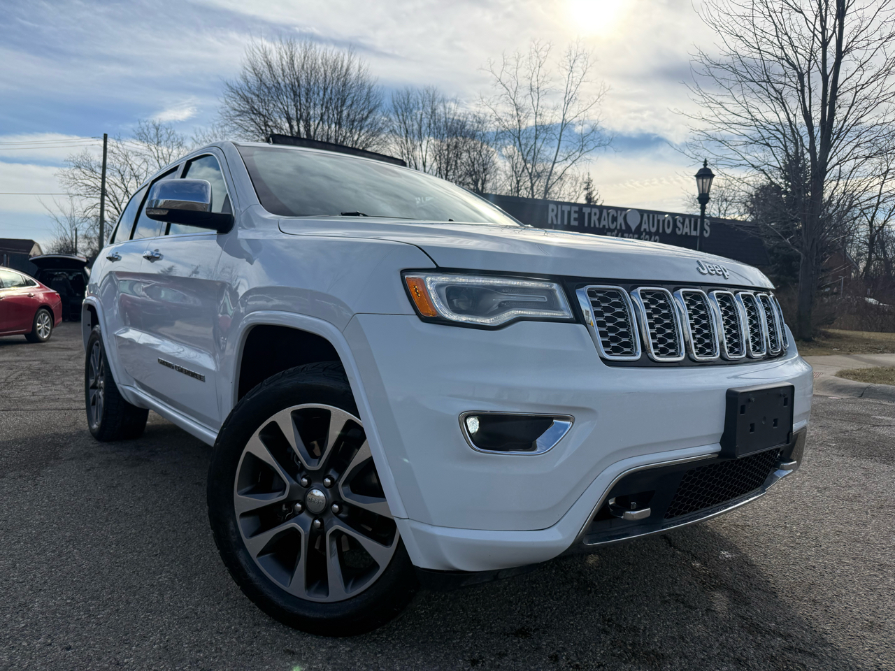2018 Jeep Grand Cherokee Overland's photo