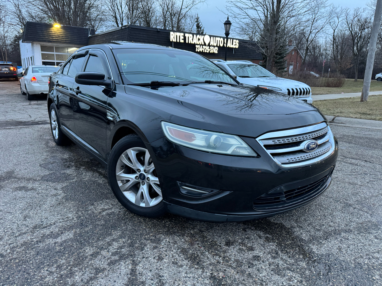 Ford Taurus SEL FWD 2011