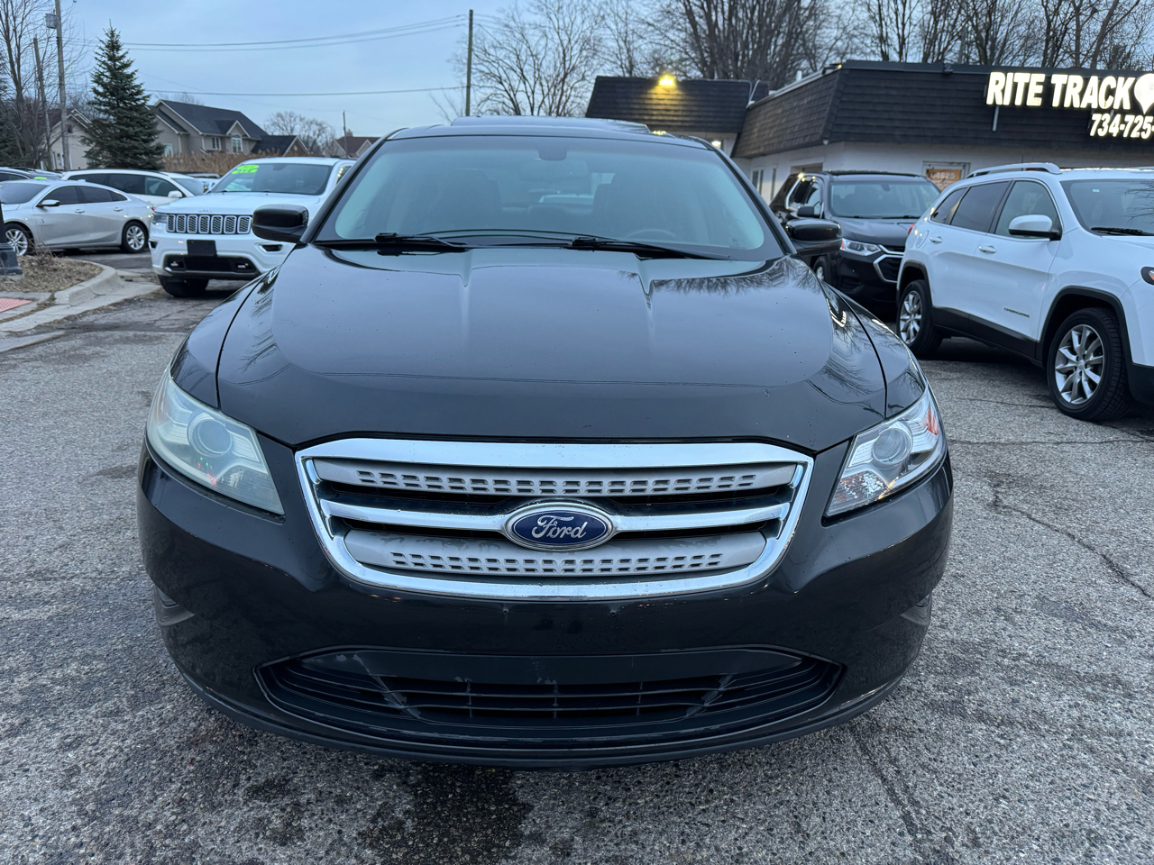 Ford Taurus SEL FWD 2011