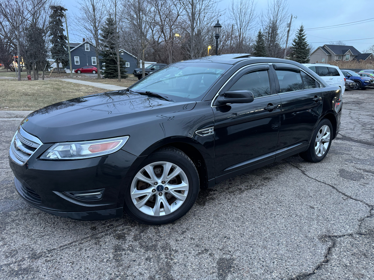 Ford Taurus SEL FWD 2011