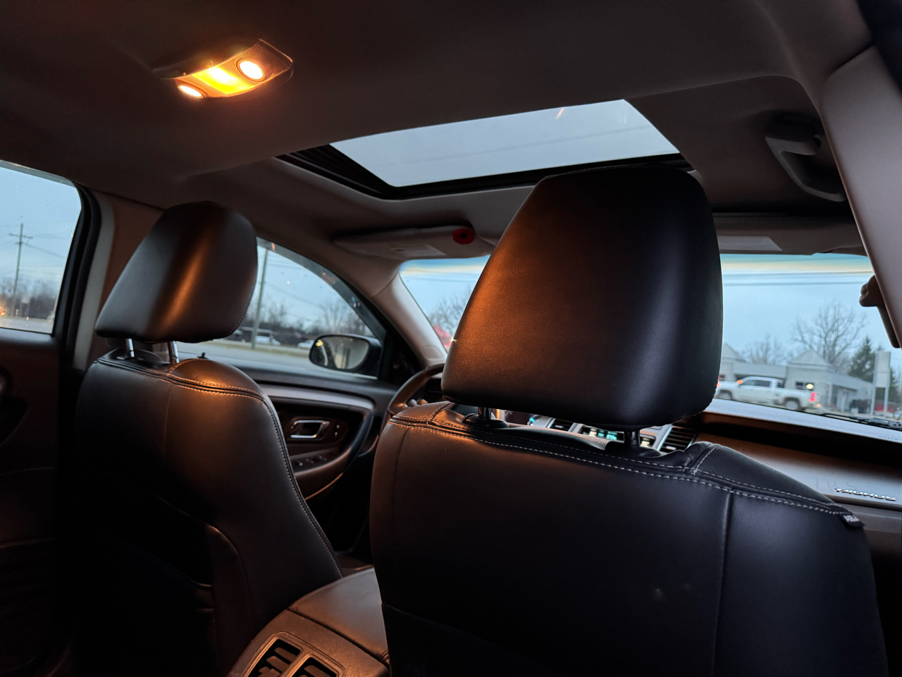 Ford Taurus SEL FWD 2011