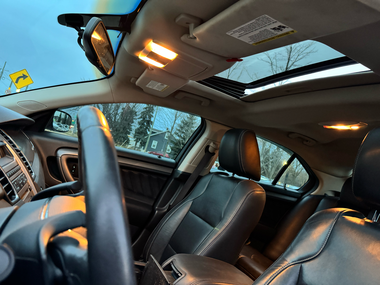 Ford Taurus SEL FWD 2011