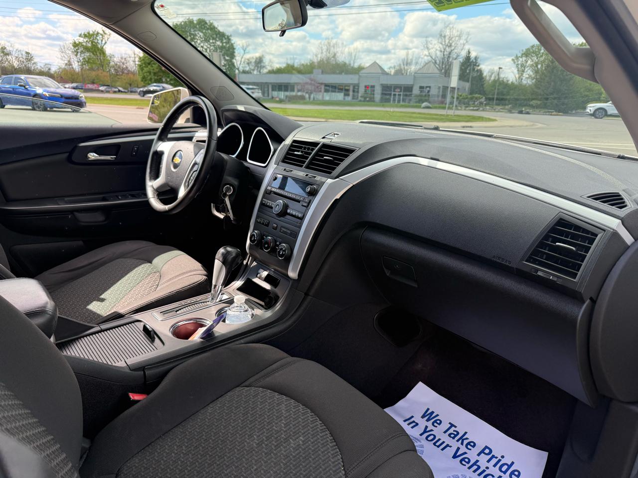 Chevrolet Traverse LT AWD 2011