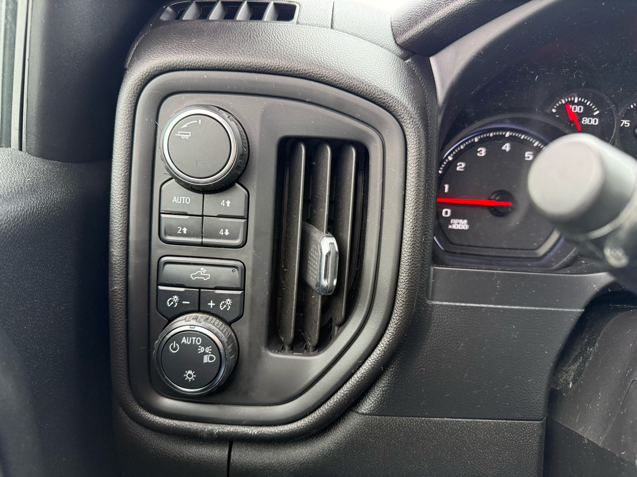 Chevrolet Silverado 1500  2021