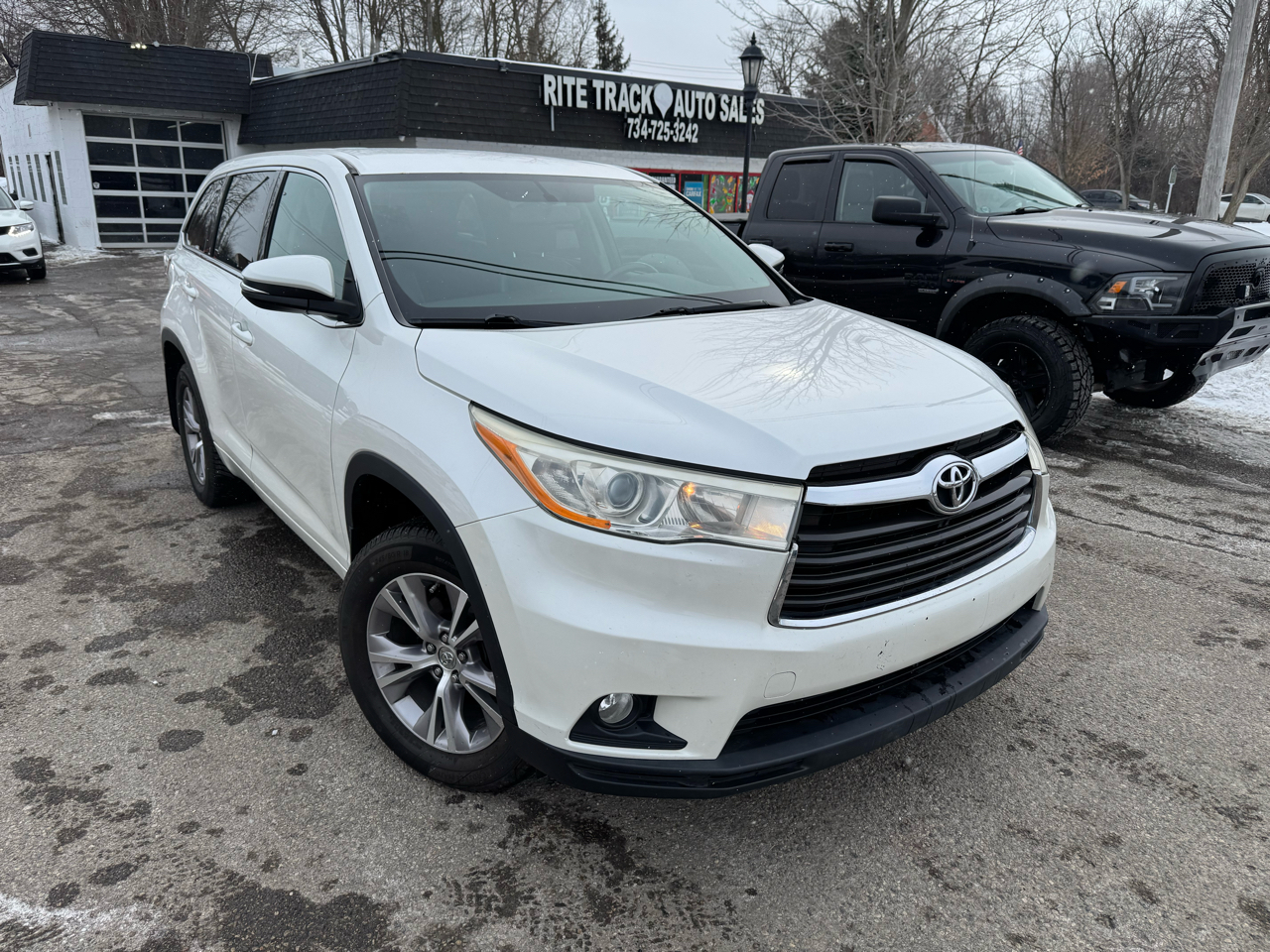 Toyota Highlander LE AWD V6 2015