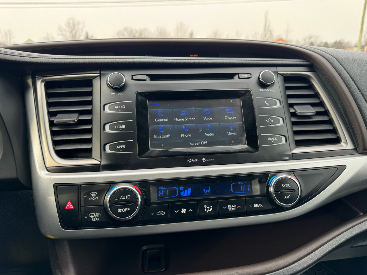 Toyota Highlander LE AWD V6 2015