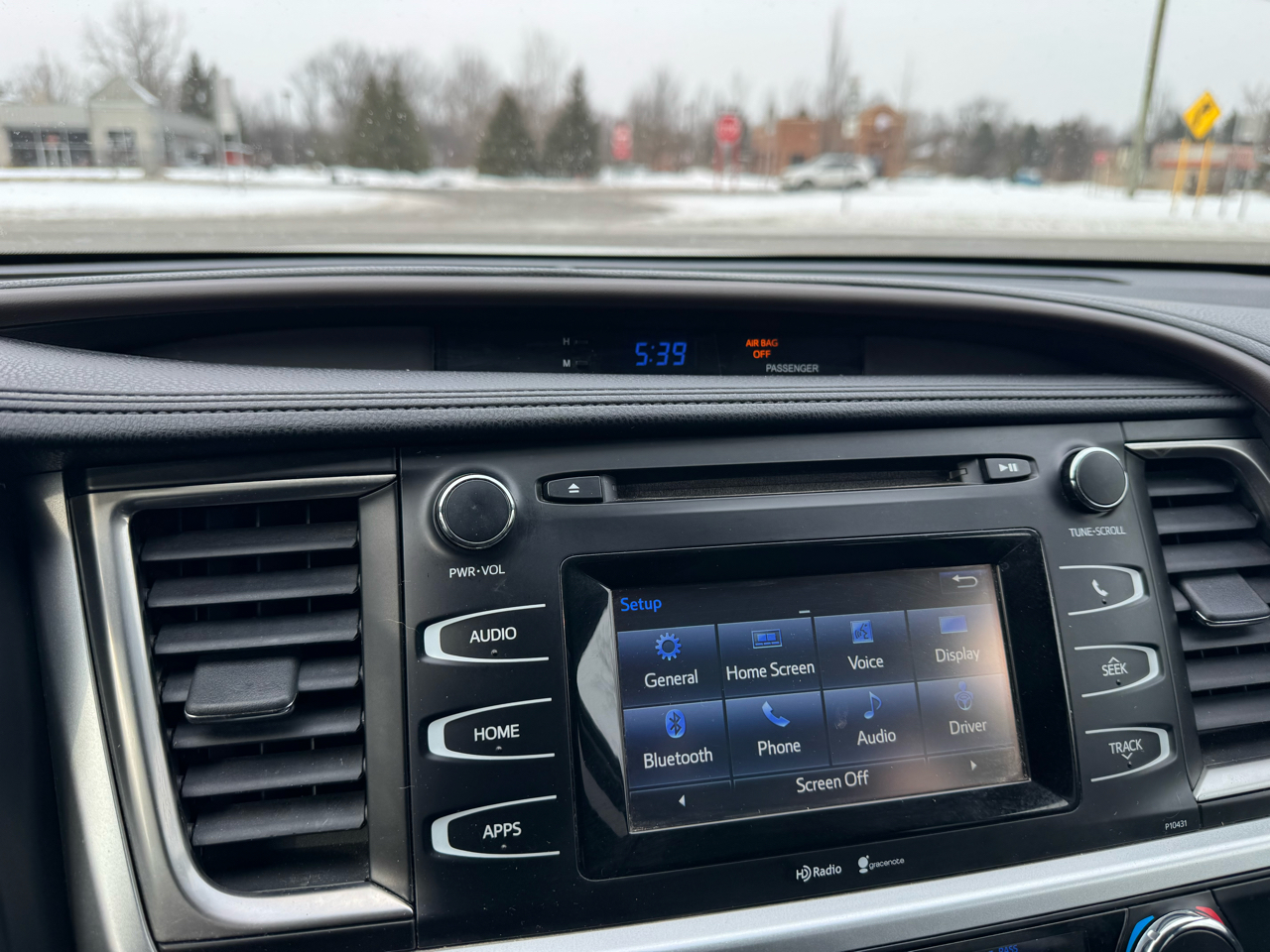 Toyota Highlander LE AWD V6 2015