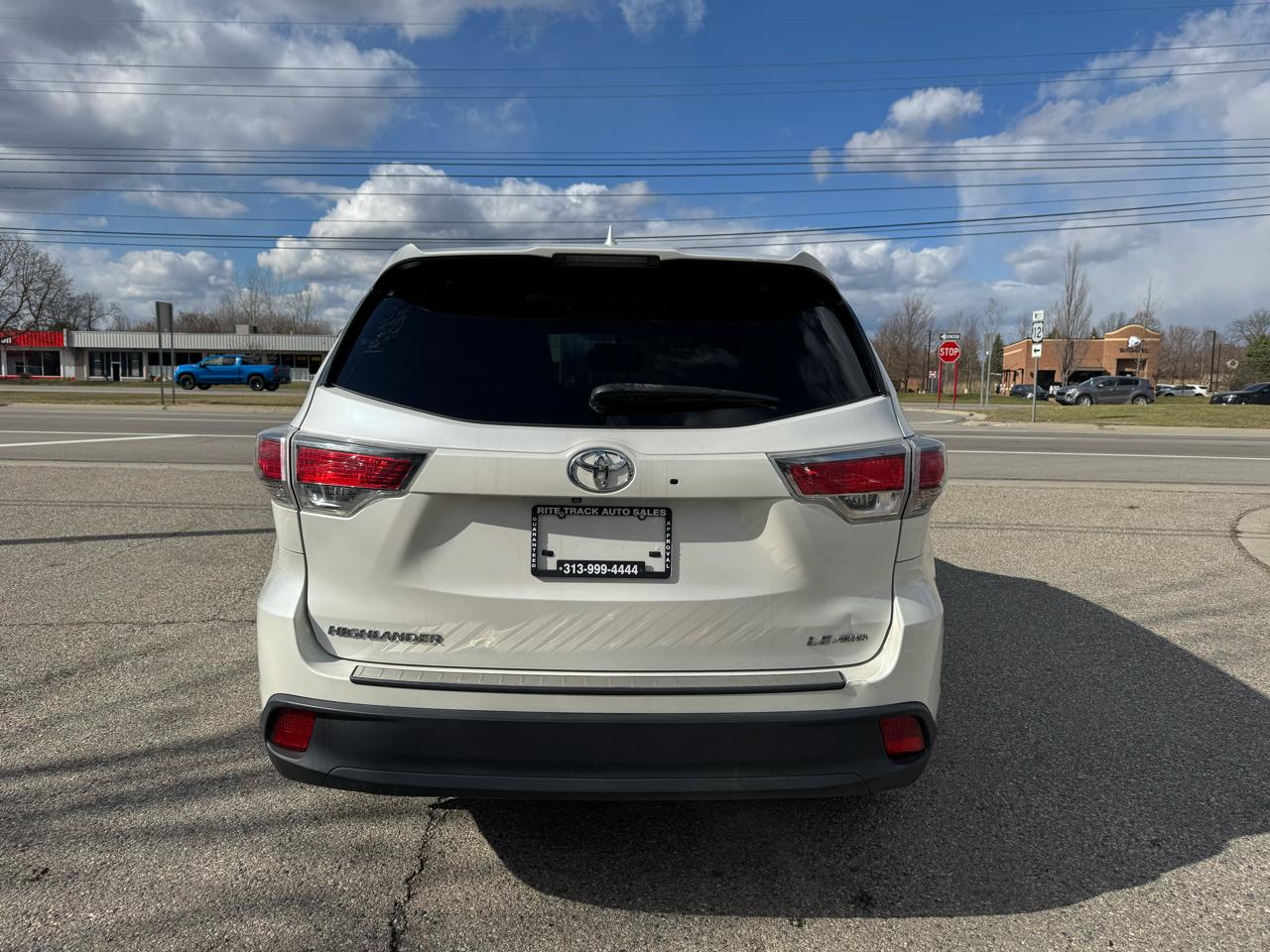 Toyota Highlander LE AWD V6 2015