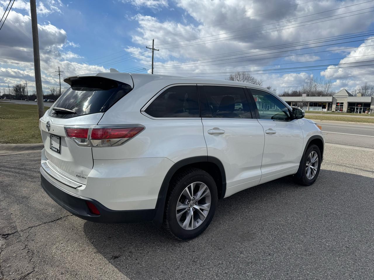 Toyota Highlander LE AWD V6 2015
