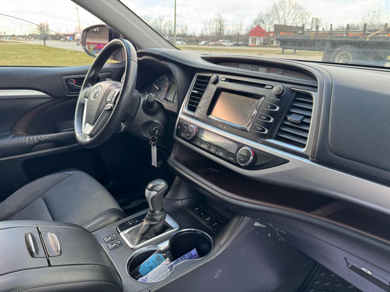 Toyota Highlander LE AWD V6 2015