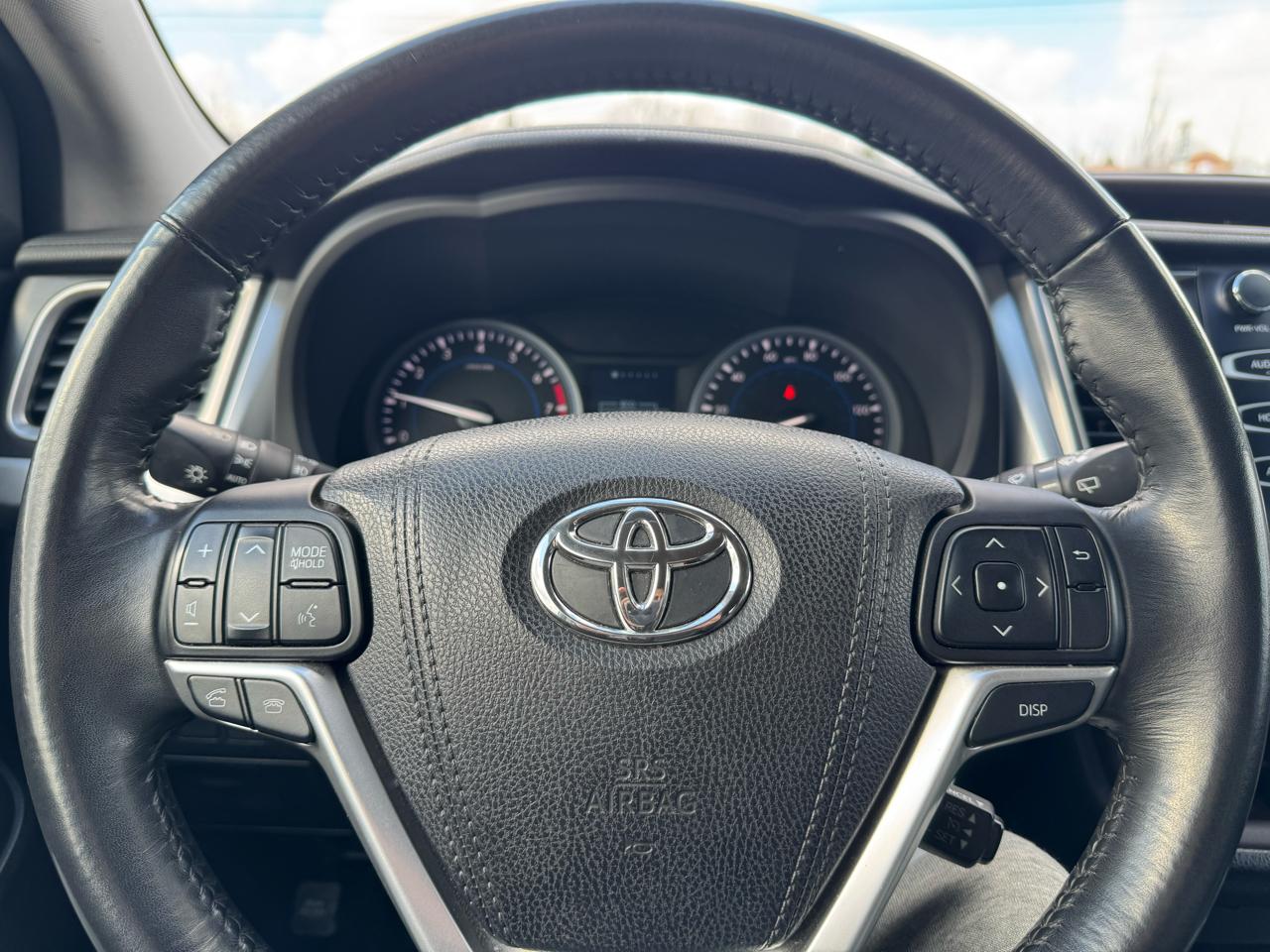 Toyota Highlander LE AWD V6 2015