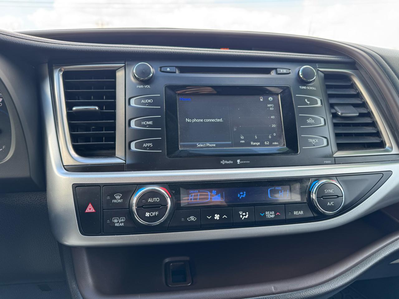 Toyota Highlander LE AWD V6 2015