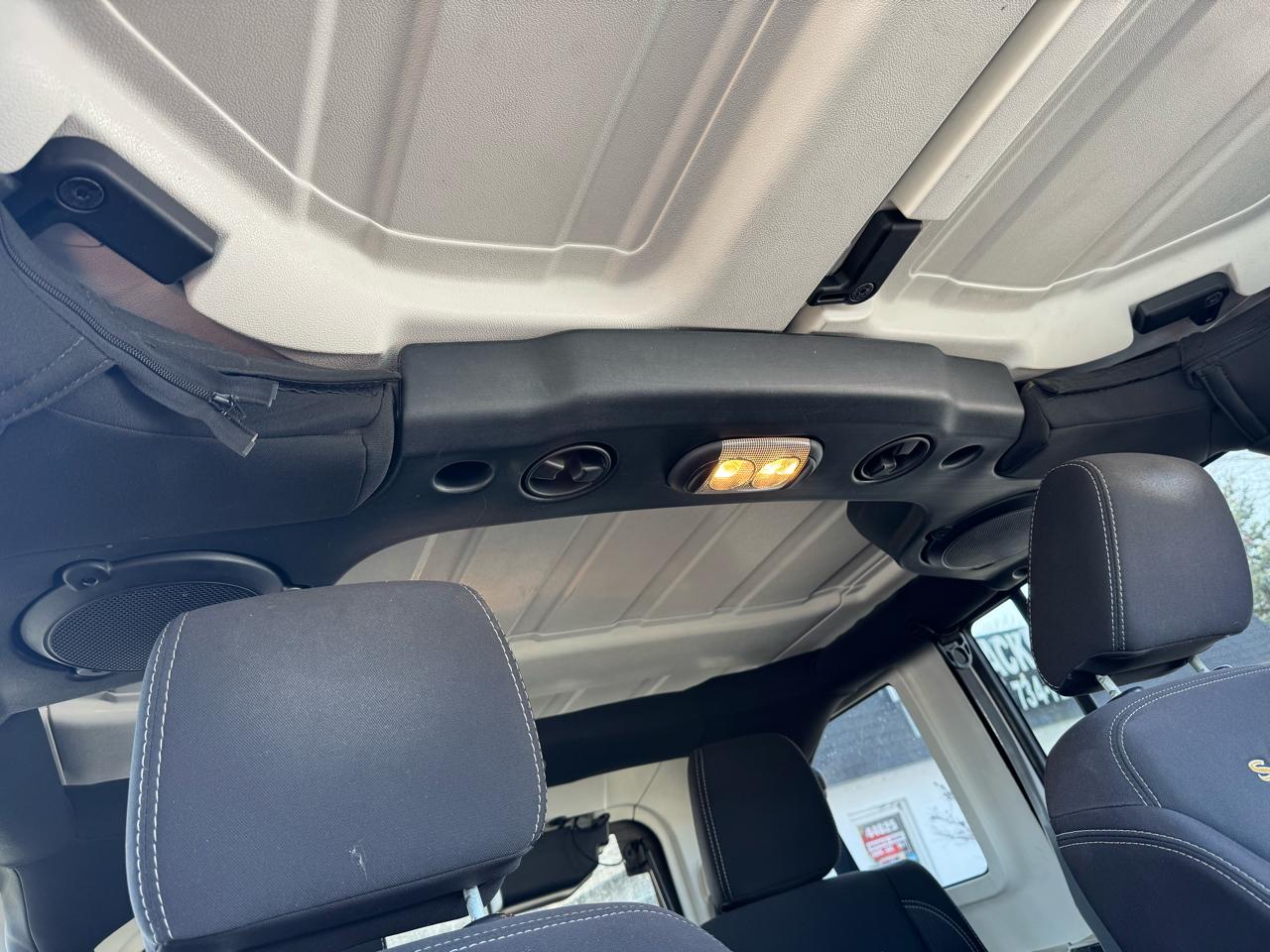 Jeep Wrangler Unlimited Sahara 4WD 2014